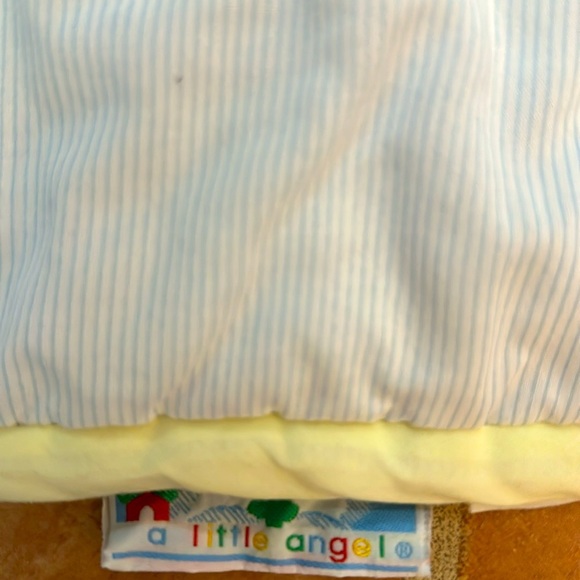 Vintage A Little Angel Teddy Bear & Bunny in a Hot Air Balloon Baby Crib Quilt - Picture 5 of 7